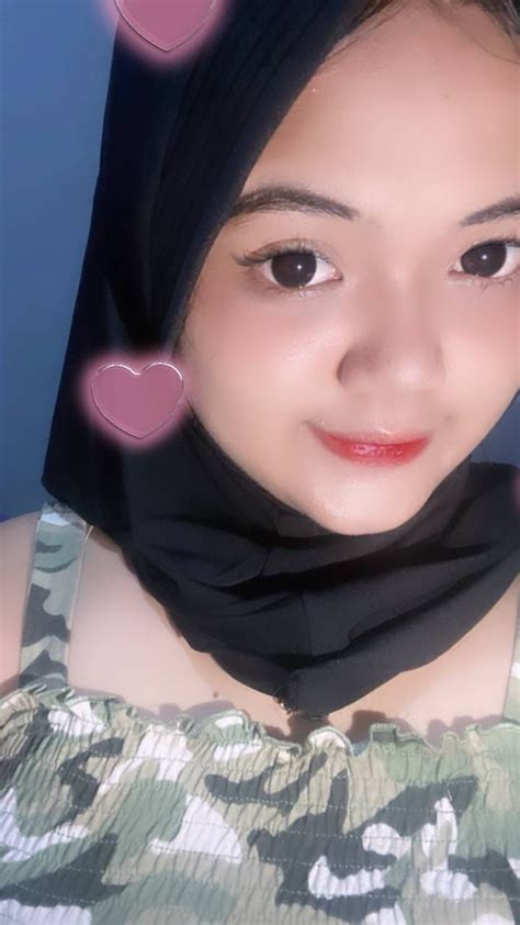 Kina Live Pamer Tete Djamin Banyak Orderan .